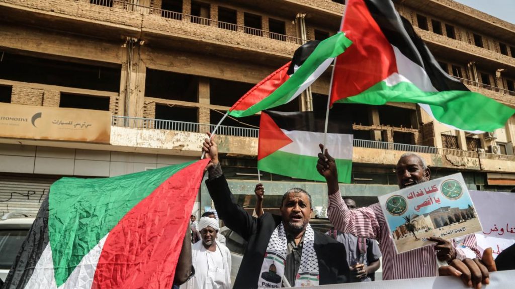 تطبيع السودان والسعودية: حجر أساس لمشاريع طاقة بمشاركة إسرائيلية