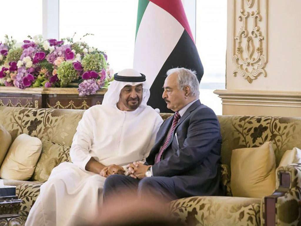 تحركات إماراتية للسطو على ذهب الجنوب الليبي بتواطؤ مع حفتر وأبنائه