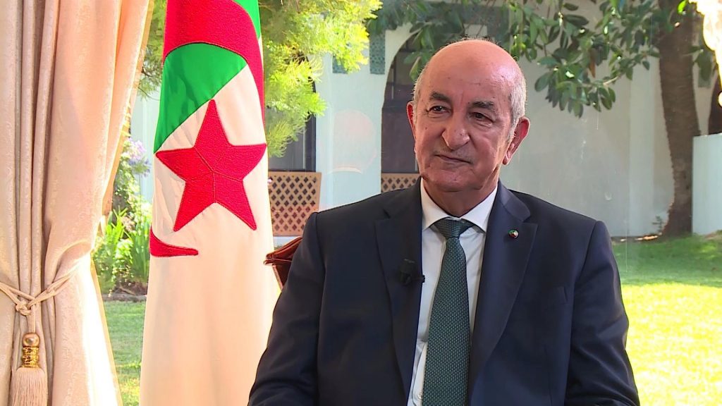 الرئيس الجزائري: لن نبارك أو نشارك في الهرولة نحو التطبيع وفلسطين أم القضايا