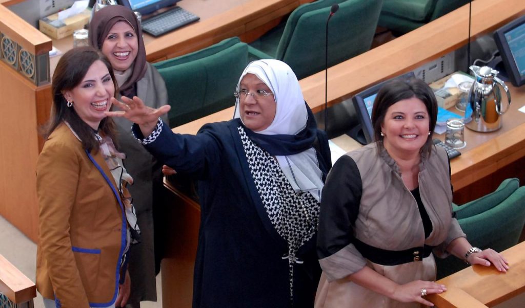 33 مرشحة لانتخابات مجلس الأمة.. المرأة الكويتية تتطلع لتكرار إنجاز 2009