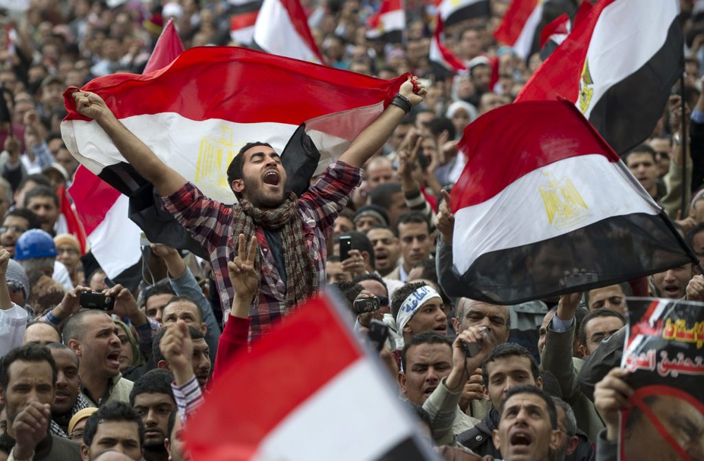 بعد 10 سنوات على يناير.. ما موقف المصريين من الثورة؟
