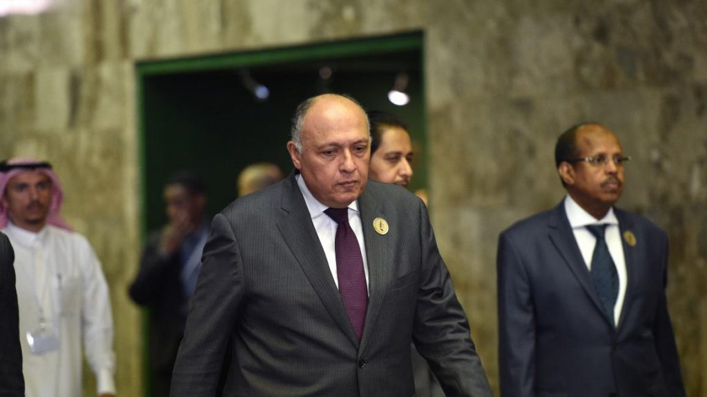 ارتباك مصري حيال آثار المصالحة الخليجية: الأولوية لعودة الطيران