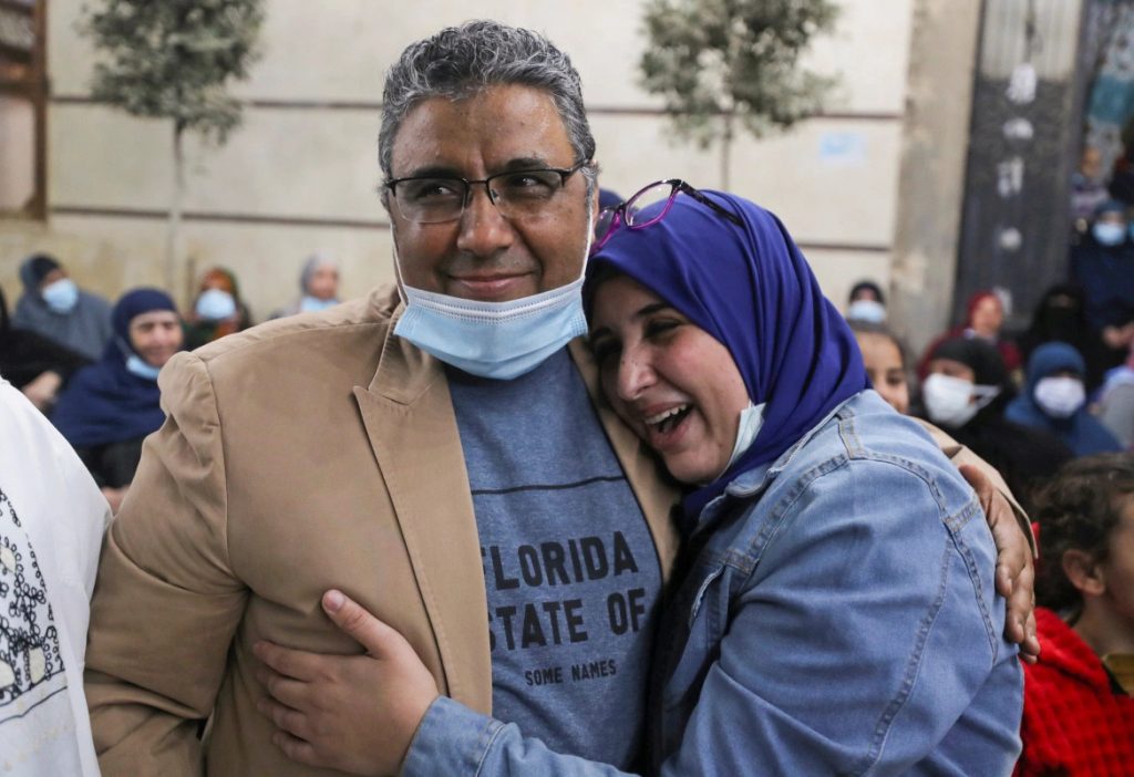 شبكة الجزيرة تشكر كل أصوات الحق التي ساندته.. محمود حسين: سعيد بتنسم عبير الحرية من جديد