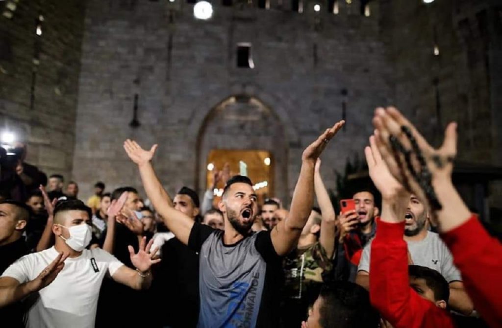 فلسطين.. الاحتلال ينسحب من باب العامود في القدس ويغلق البحر في وجه صيادي غزة