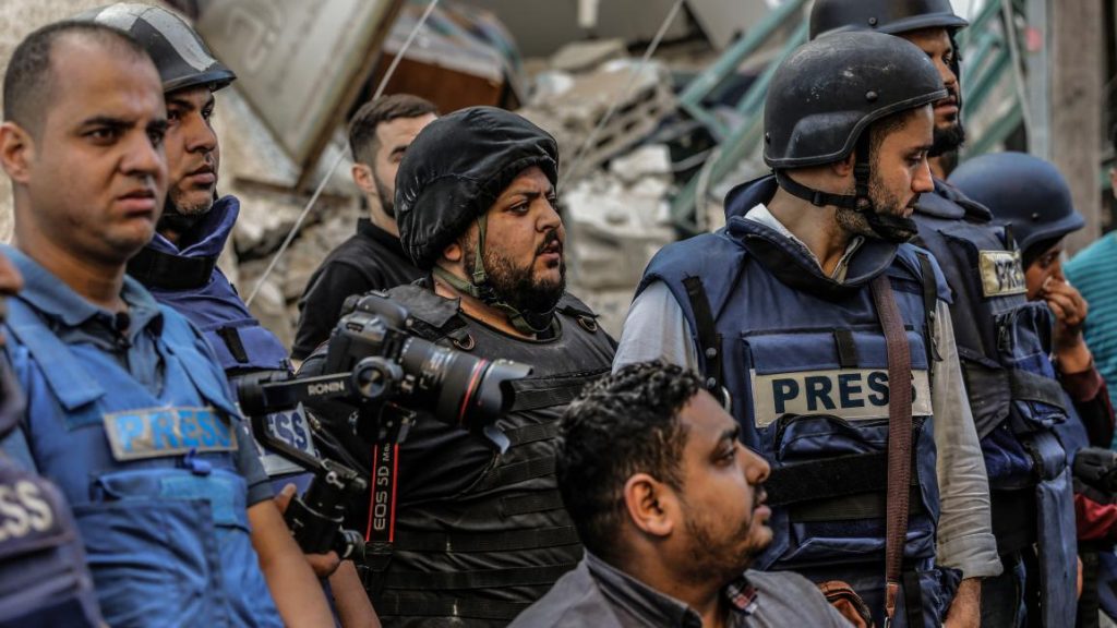 الصحافيون الفلسطينيون: معارك على كل الجبهات
