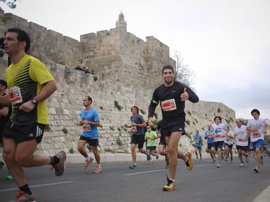 إصابة عدد من الفلسطينيين جراء اعتداء قوات الاحتلال الإسرائيلي على ماراثون القدس في حي سلوان