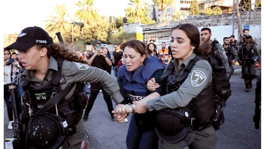 الاحتلال يفرج عن مراسلة الجزيرة جيفارا البديري بعد اعتقالها لساعات ويبعدها 15 يوما عن حي الشيخ جراح بالقدس