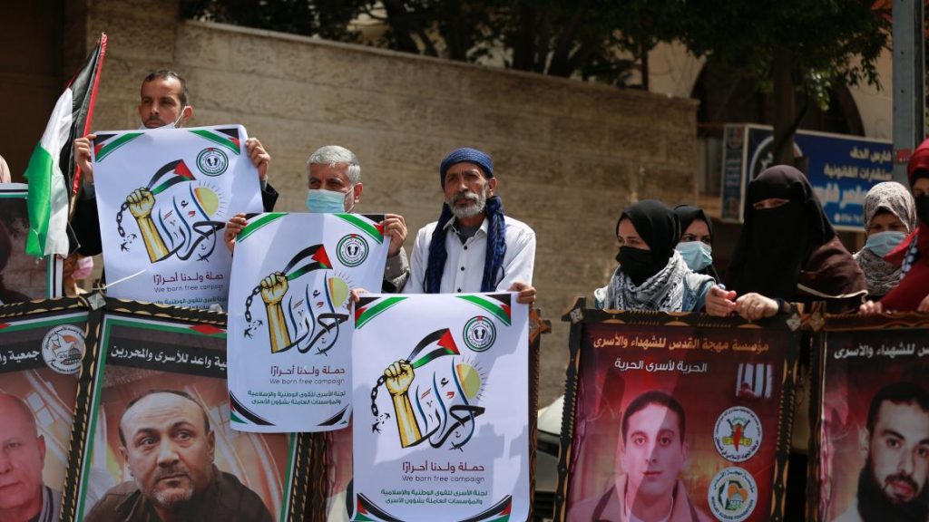 ضغوط إسرائيلية على مصر لتحصيل تنازلات من “حماس” بصفقة الأسرى