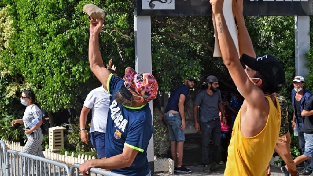 انقلاب قيس سعيّد: تونس أمام تحدي إنقاذ ديمقراطيتها