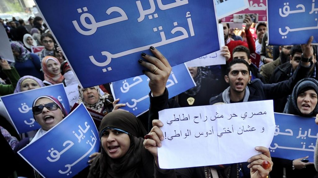 تحقيق لـ”نيويورك تايمز” يكشف عن اعتداءات جنسية من قبل “الأمن المصري” بحق معتقلات