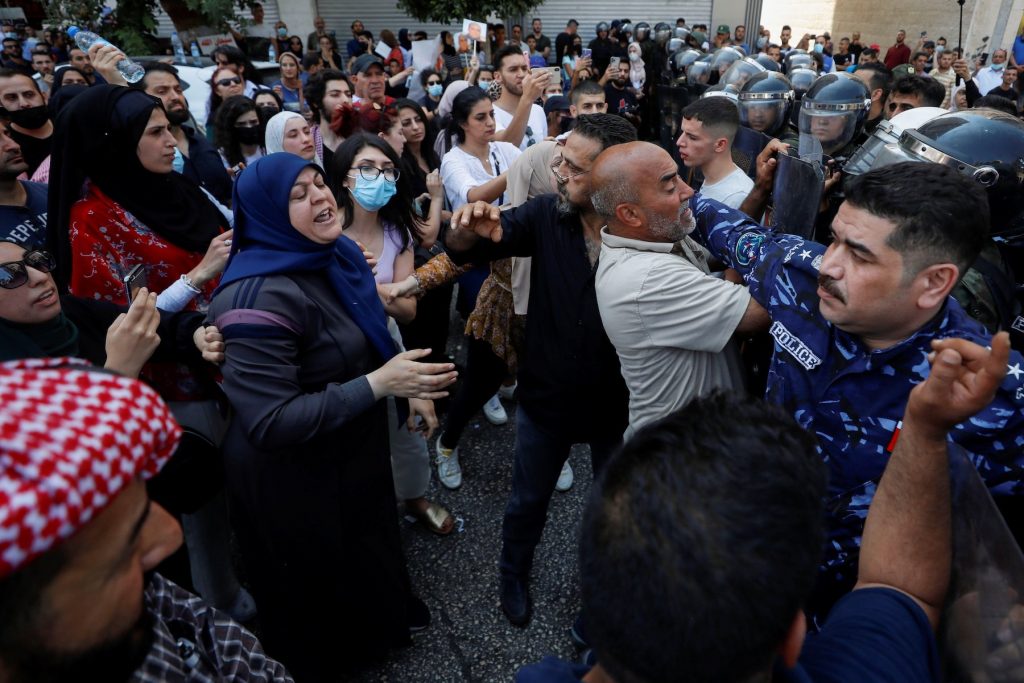 وزير العدل الفلسطيني: نزار بنات تعرض لعنف جسدي ووفاته غير طبيعية