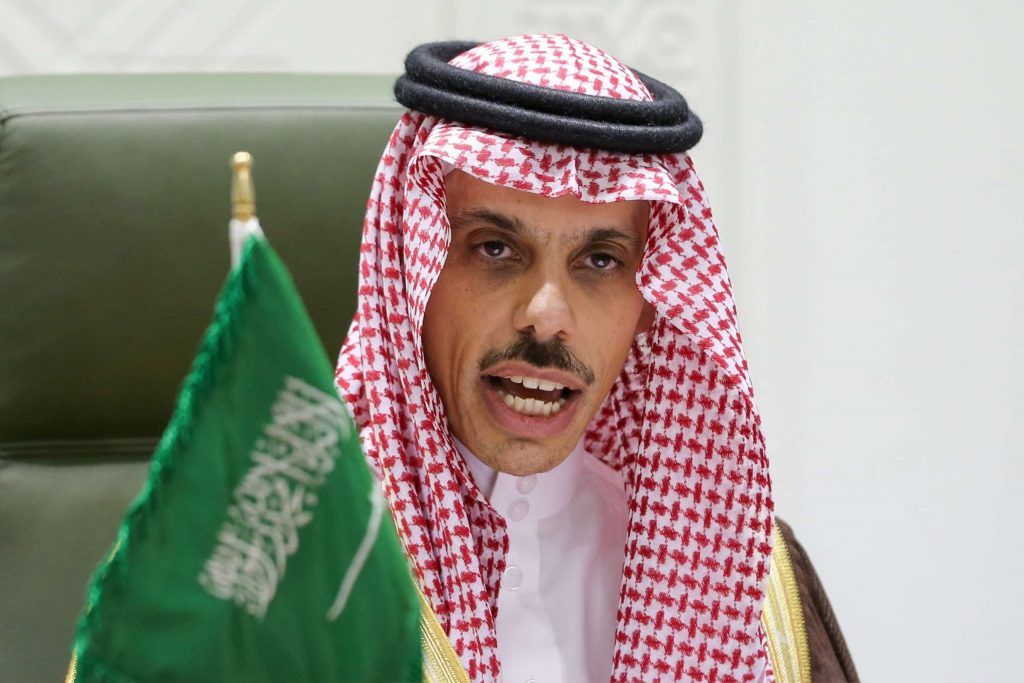 وزير الخارجية السعودي: العلاقات مع قطر “جيدة جداً”