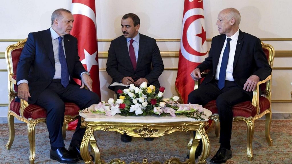 أردوغان يهاتف قيس سعيد ويشدد على ضرورة استمرار عمل البرلمان التونسي