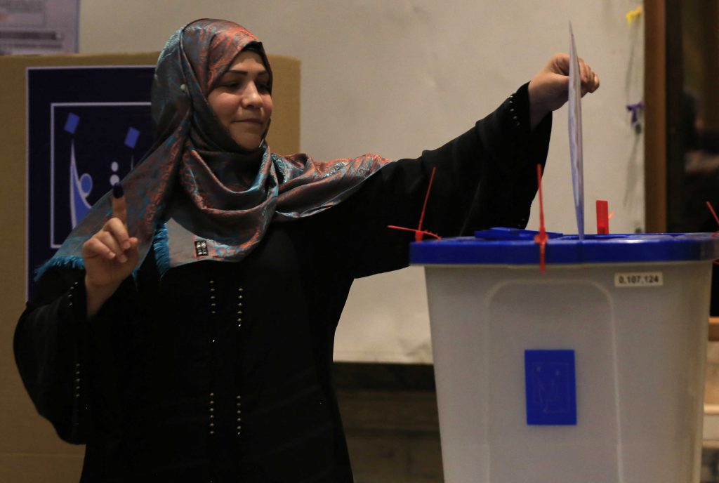 انتخابات العراق.. أنصار الصدر يحتفلون بتصدر النتائج والمفوضية العليا تبدأ بتلقي الطعون