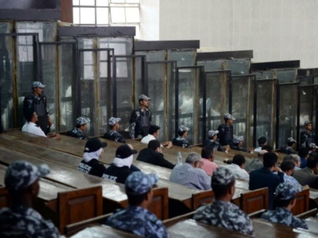 محكمة مصرية تقضي بحبس العليمي وفؤاد ومؤنس