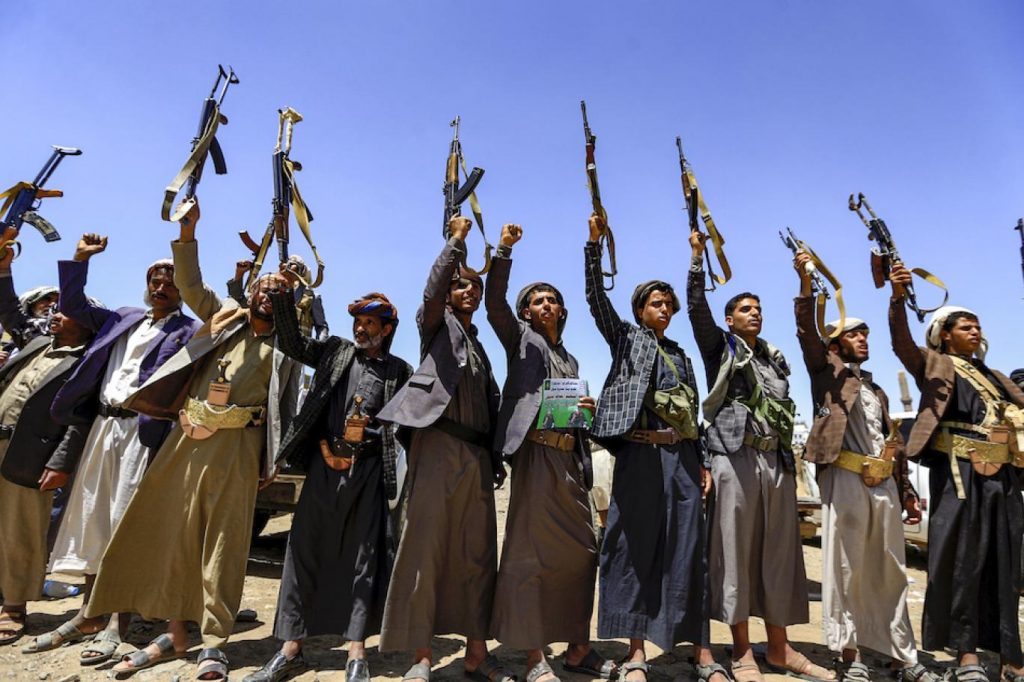 اليمن يتهم إيران بالوقوف وراء التصعيد الحوثي الأخير.. و37 غارة للتحالف