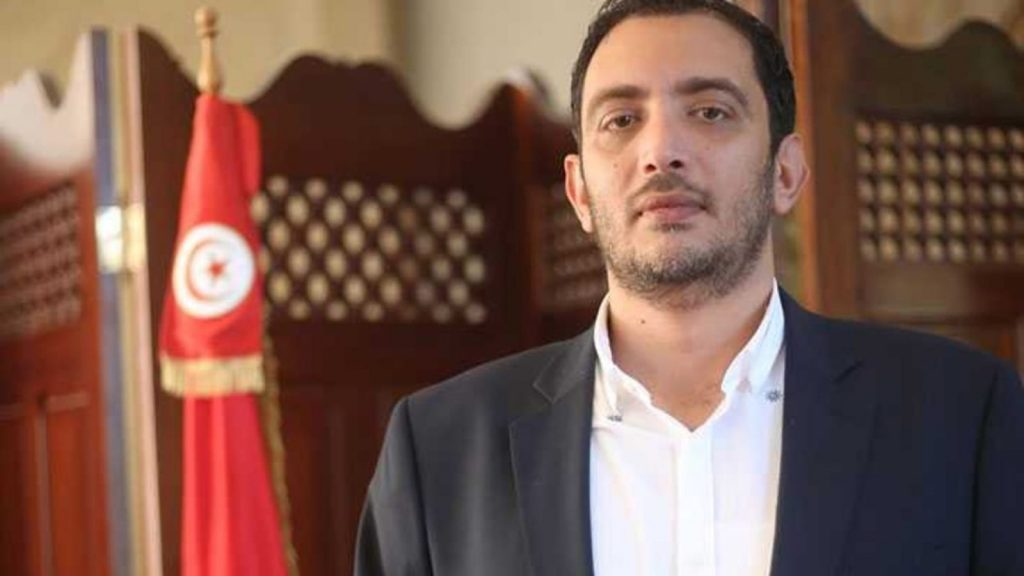 محكمة عسكرية تونسية تحكم على نائب بالسجن غيابياً بتهمة “إهانة الرئيس”