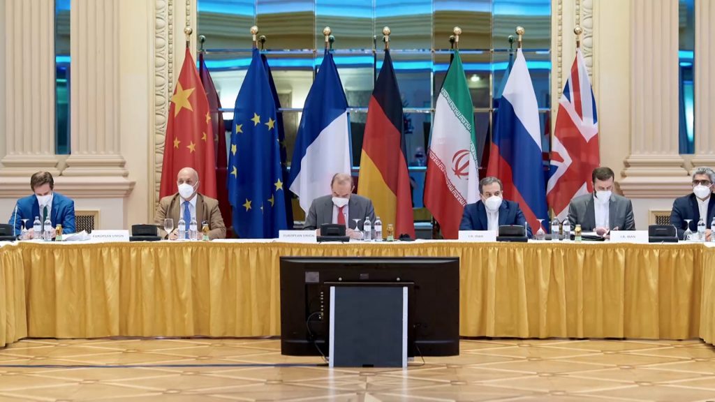باريس: مشروع الاتفاق حول النووي الإيراني “لن يظل للأبد على الطاولة”