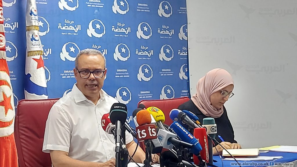 تونس.. حركة النهضة تعدّ الاستفتاء على مشروع الدستور الجديد غير شرعي و28 منظمة تطالب بسحبه