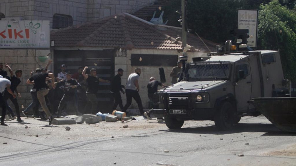 شهيد وجرحى في اقتحام قوات الاحتلال مخيم جنين ومحاصرتها منزلاً