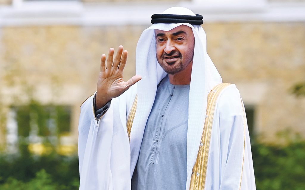 رئيس الإمارات محمد بن زايد يبدأ زيارة رسمية إلى قطر