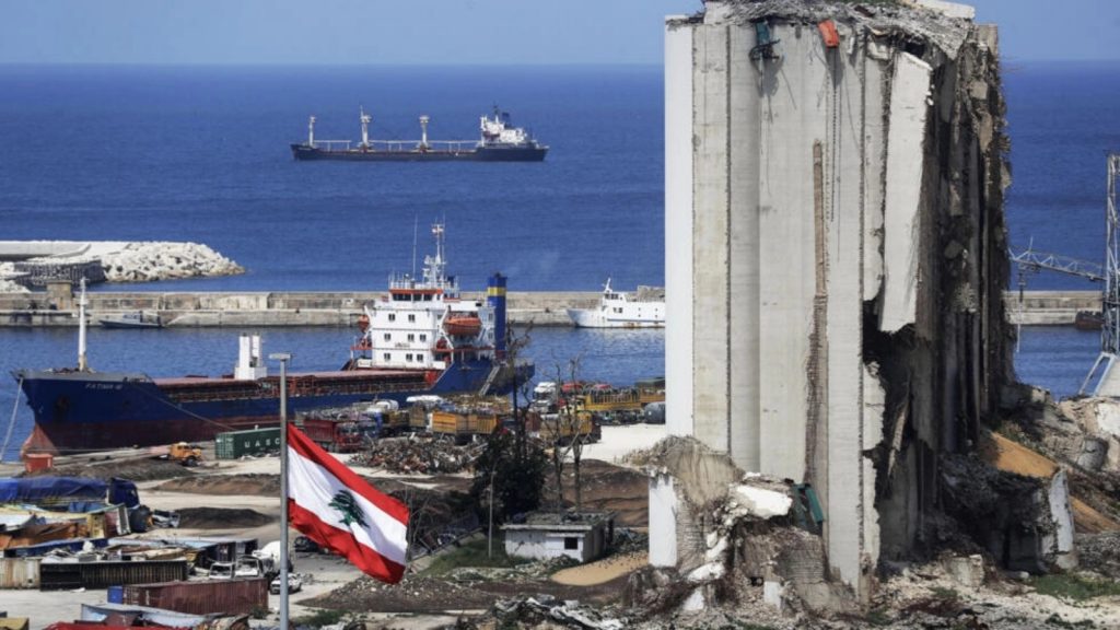 احتجاج لأهالي ضحايا انفجار مرفأ بيروت رفضاً لـ”الانقلاب” على التحقيق
