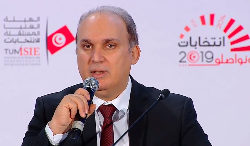 الرئيس السابق لهيئة الانتخابات التونسية يندد بمنعه من السفر وحرمانه من وظيفته