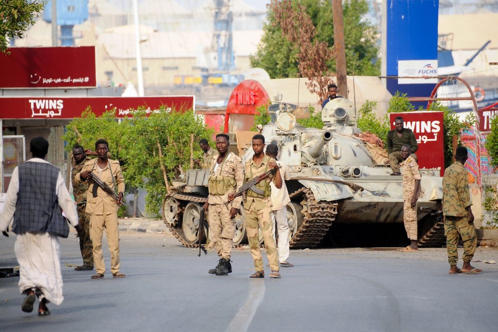 السودان.. اتهامات متبادلة بشأن استهداف كنيسة غرب الخرطوم وحميدتي يرد على “شائعات” مقتله