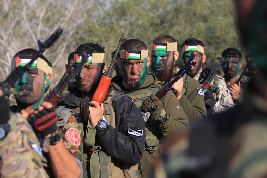 فصائل فلسطينية اعتبرتها ردا على هجوم جنين.. إصابة 7 إسرائيليين بعملية دهس وطعن في تل أبيب