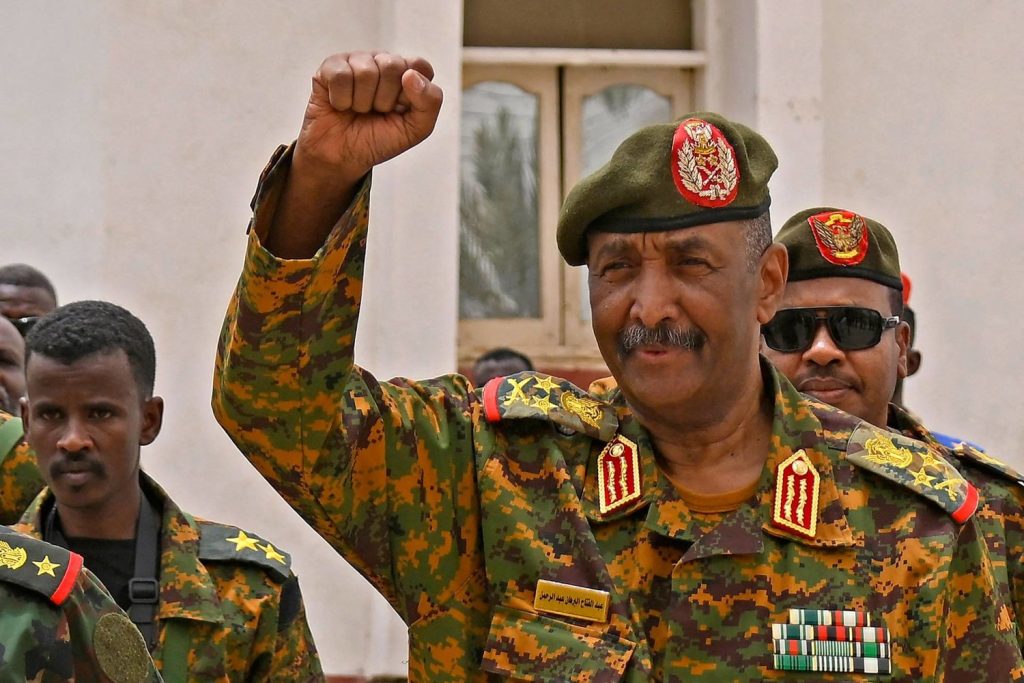 قائد الجيش السوداني البرهان يتوجه إلى مصر للقاء السيسي