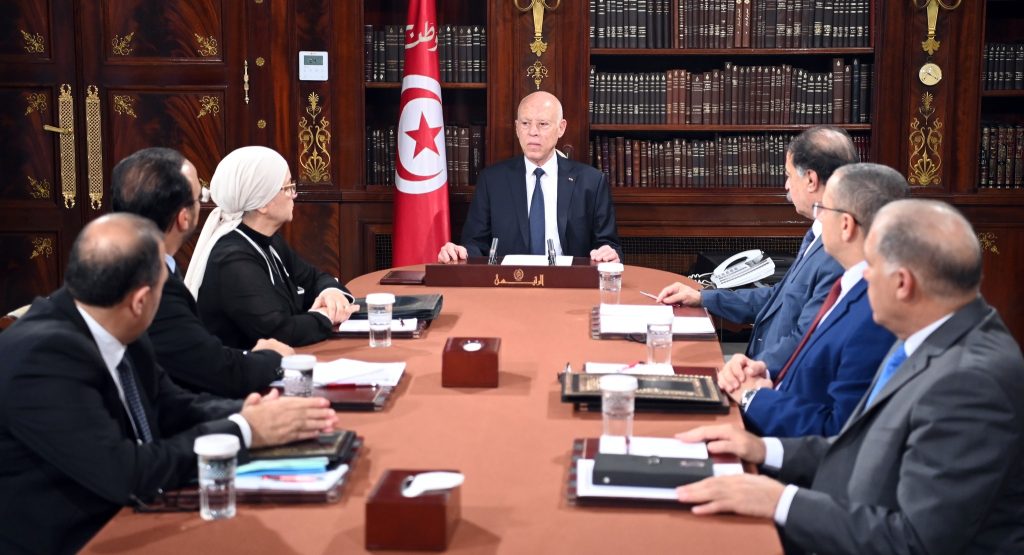 سيف الملاحقة يُشهر ضد النشر الإلكتروني في تونس