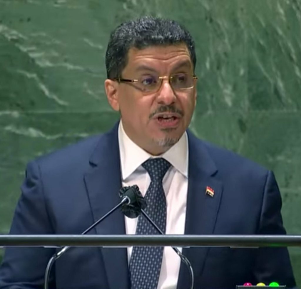 وزير الخارجية اليمني يزور الدوحة: بحث عن دعم سياسي واقتصادي
