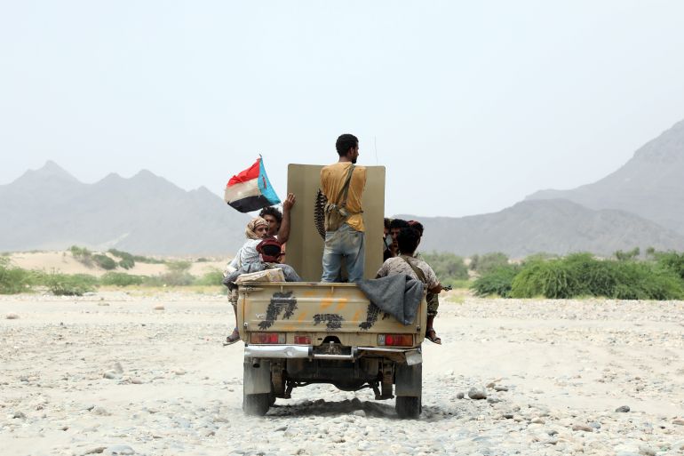 مقتل قائد في “الحزام الأمني” وإصابة آخرين بتفجير في أبين اليمنية