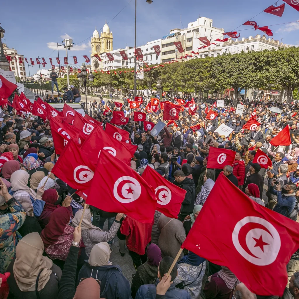 تونس 2023.. اعتقالات واضطراب أمني واقتصادي والهجرة تتصدر