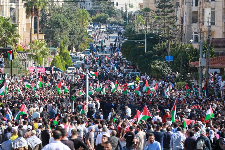 التضامن مع غزة يتواصل في مدن فلسطينية وعربية وإسلامية