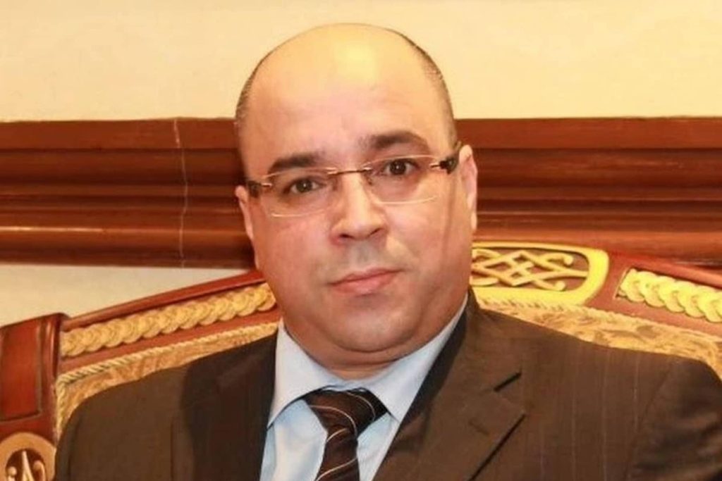 لا يوجد أحقر من الصهيوني أنور مالك إلا مموليه من صهاينة العرب