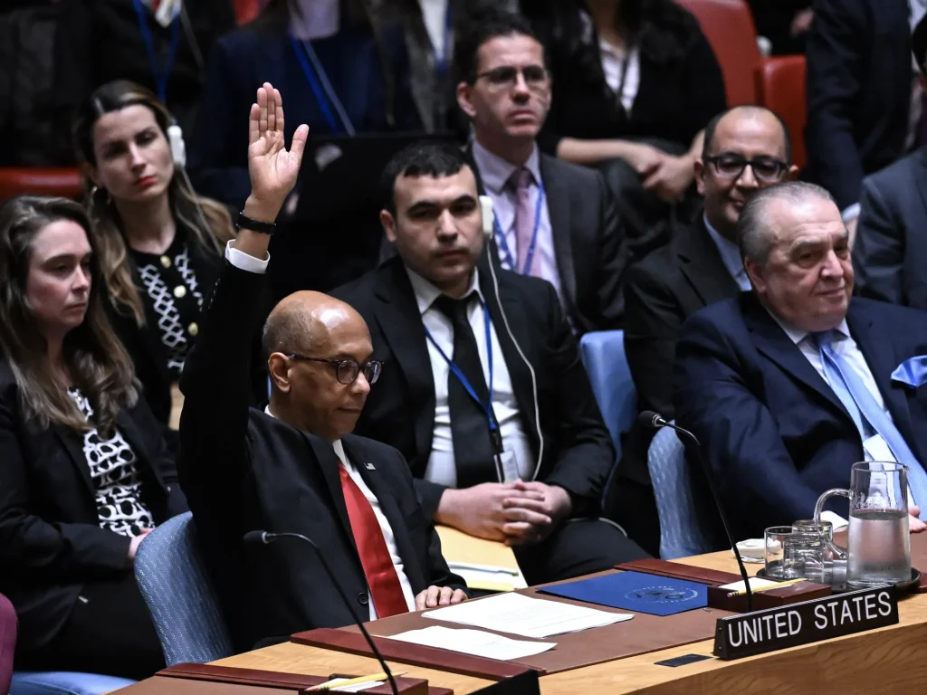 الجمعية العامة تعتمد قرارا يوصي مجلس الأمن بإعادة النظر في عضوية فلسطين