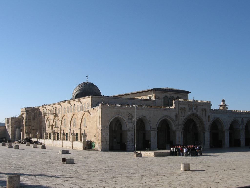 الاحتلال يغلق 5 من أبواب المسجد الأقصى