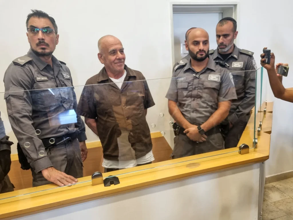 معاريف: كيف يتم إقناع المواطنين الإسرائيليين بالتجسس لصالح إيران؟