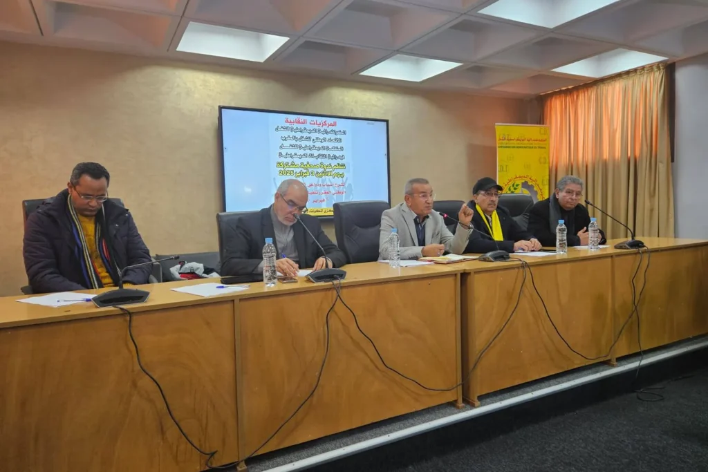 النقابات المغربية تنفذ إضرابا عاما احتجاجا على “قانون الإضراب”