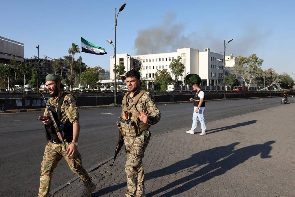 الجيش ينسحب من السويداء والشرع يحذر من مخطط إسرائيلي لتقسيم البلاد